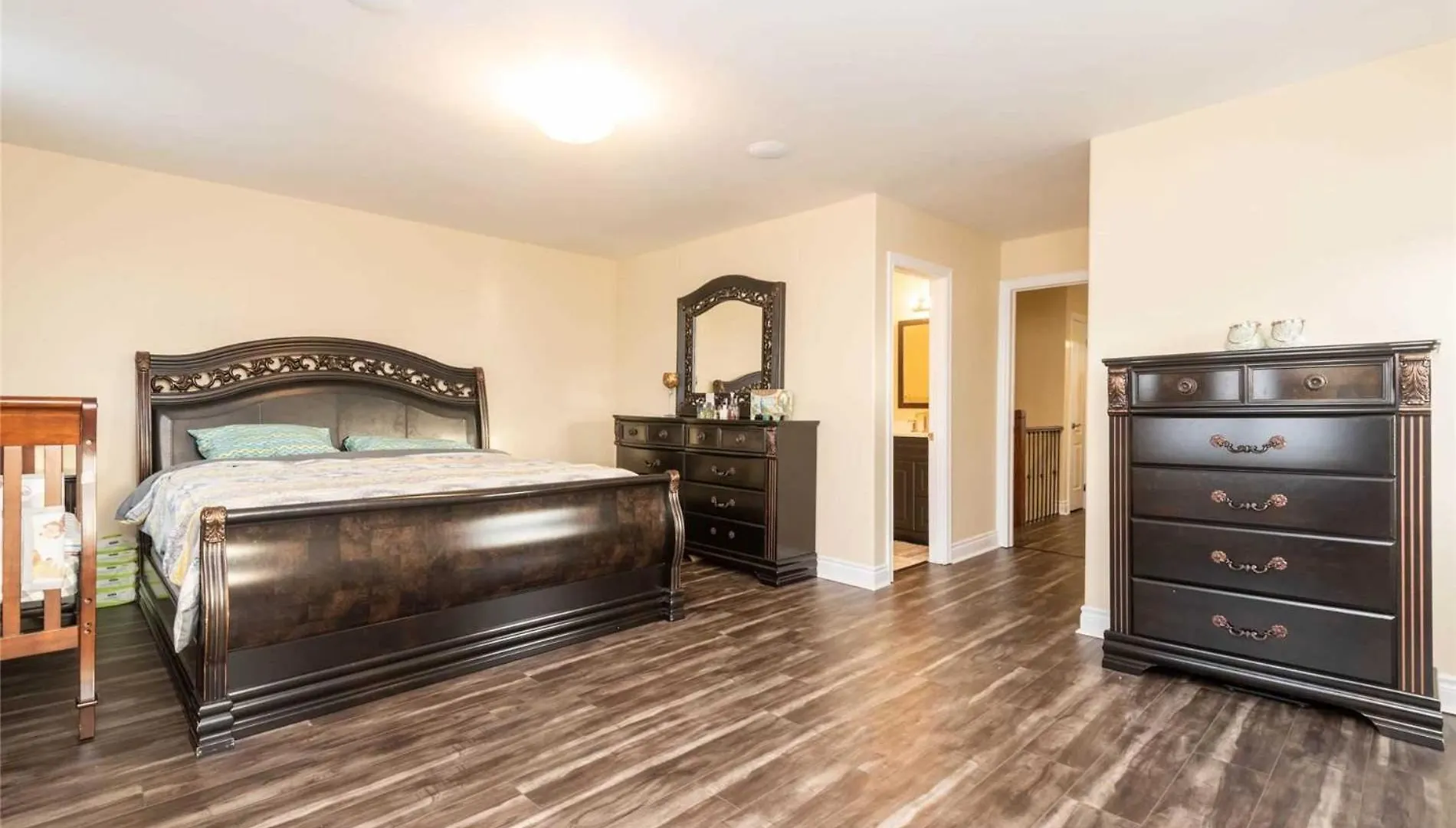 Jazzy Home Stay Mississauga