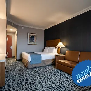 Monte Carlo Toronto West Отель
